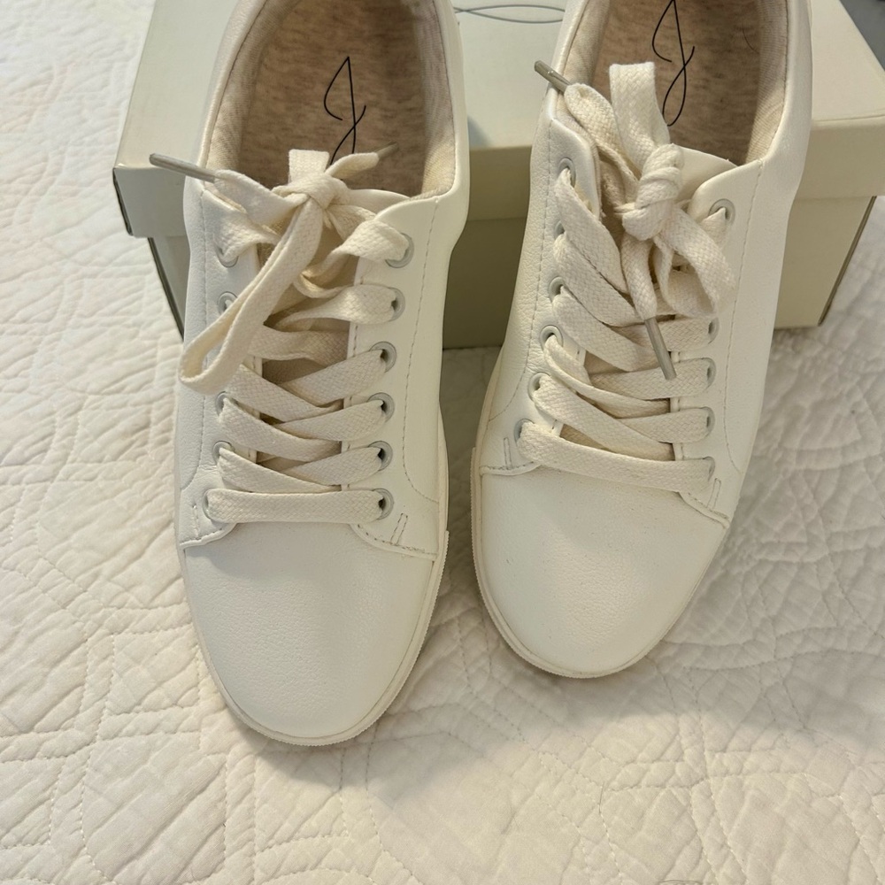 Women's White Casual Sneakers